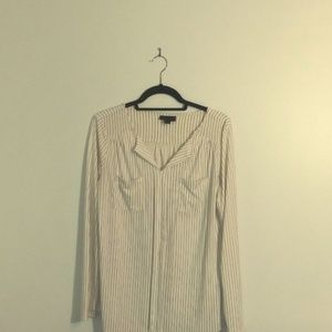 Long sleeve white and black blouse